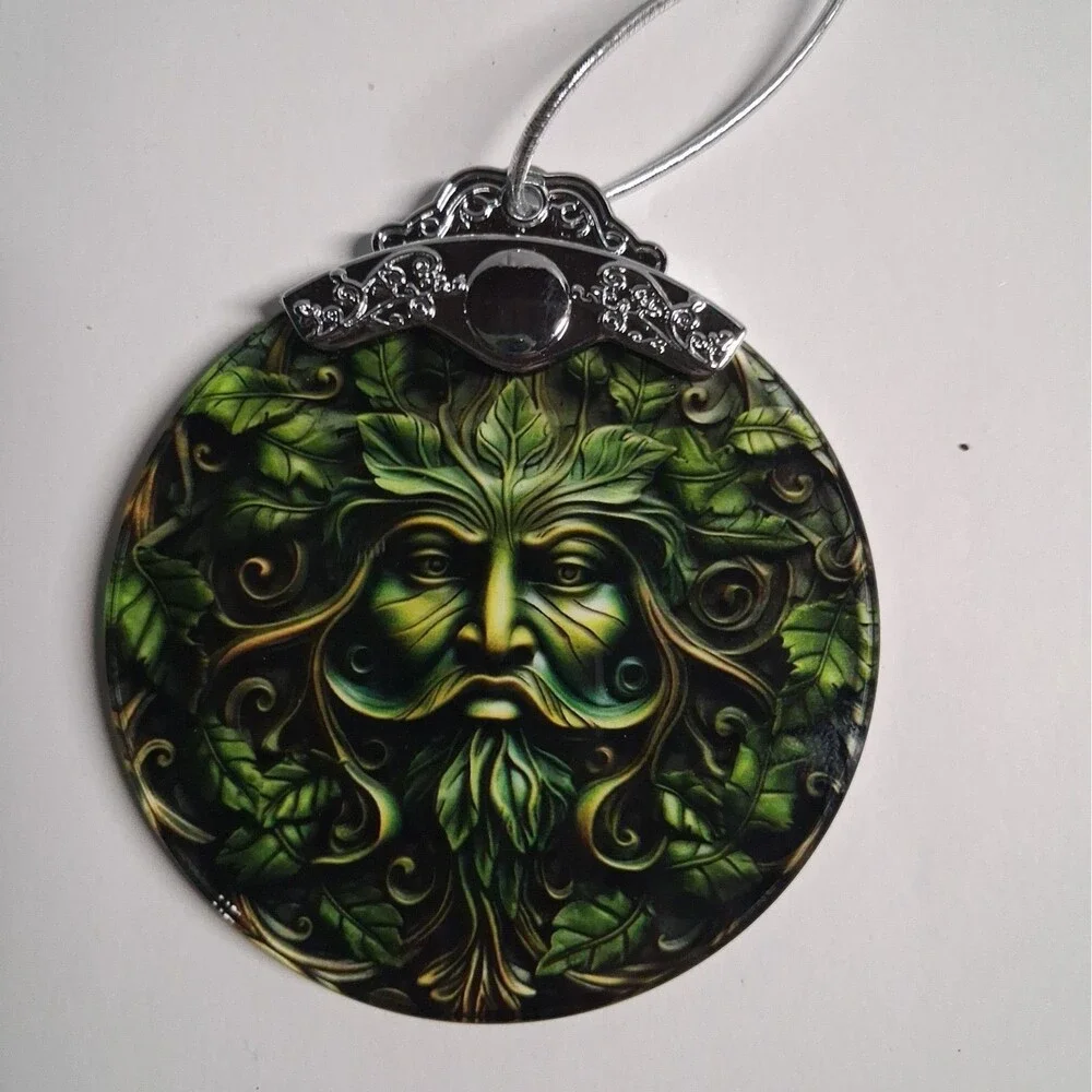 3 Inch Green Guy Suncacther Or Ornament Glass